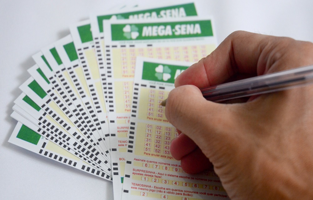 Ir para  <p>Ningu&eacute;m acertou as seis dezenas sorteadas no concurso desta quarta-feira da Mega-Sena. O concurso 1856 foi realizada na cidade do Rio de Janeiro. A estimativa para o s&aacute;bado &eacute; de R$ 28...